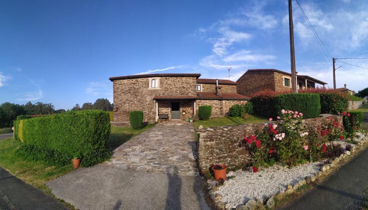Casa O Castelo En Touro Villa Exterior photo