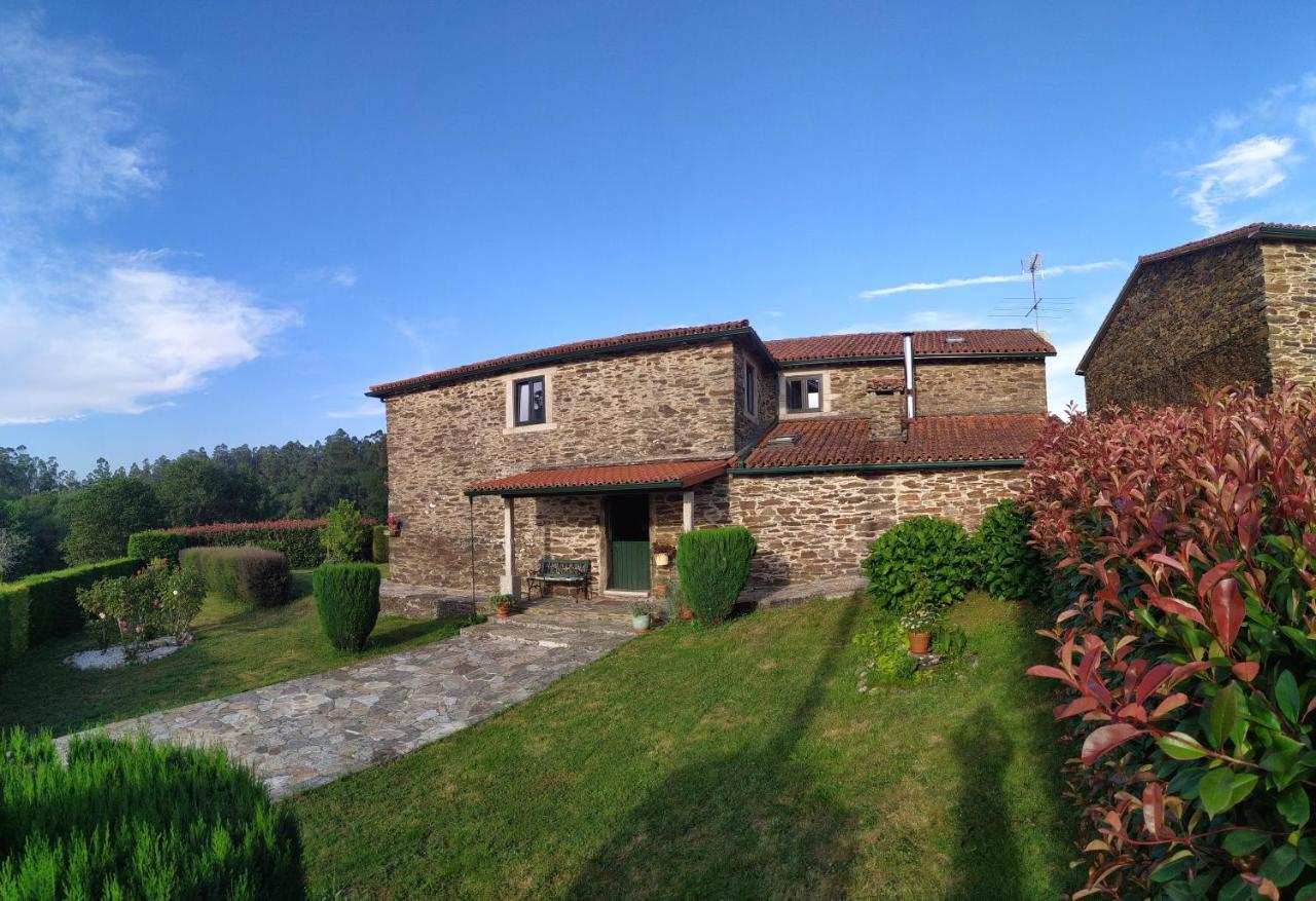 Casa O Castelo En Touro Villa Exterior photo