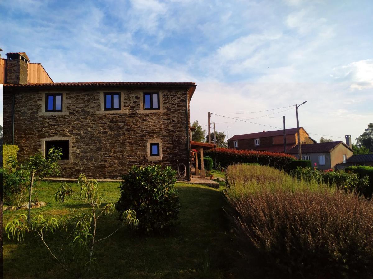 Casa O Castelo En Touro Villa Exterior photo